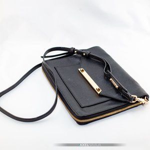 Stella & Dot crossbody purse with removable strap